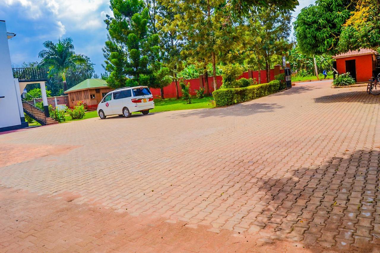 Bilkon Hotel Jinja Exterior foto